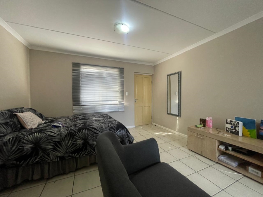1 Bedroom Property for Sale in Maitland Western Cape